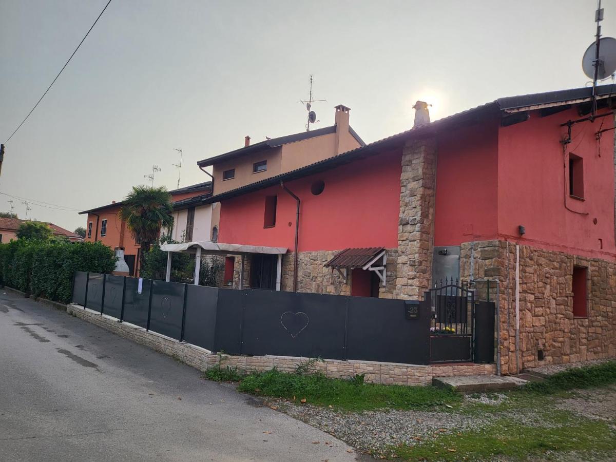 A Casa Di Luca Hotel Mediglia Luaran gambar