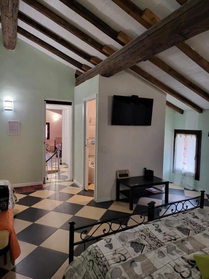 A Casa Di Luca Hotel Mediglia Luaran gambar